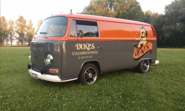 Bus van stadsbrouwerij Dukes Bus van stadsbrouwerij Dukes